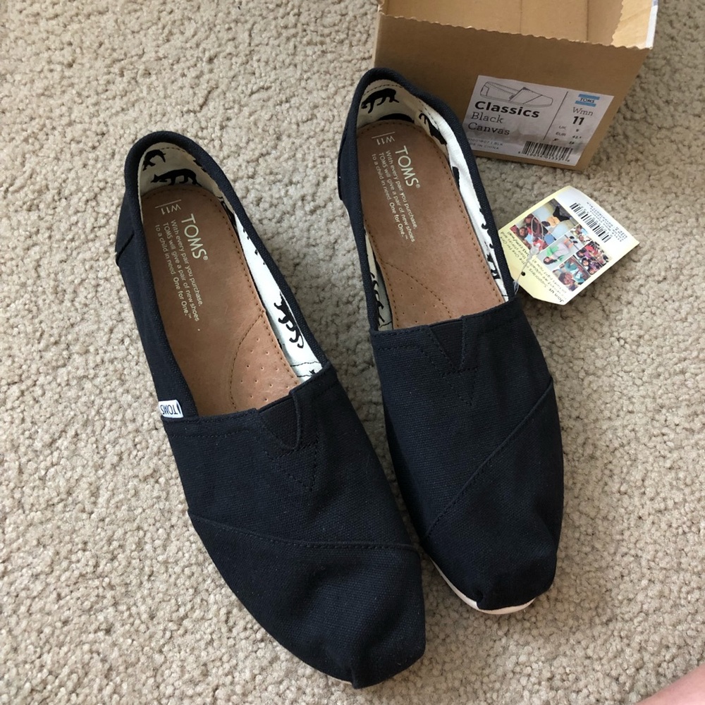 Women’s Toms NWT